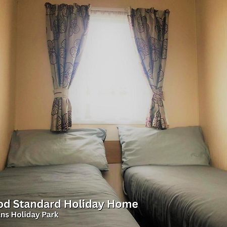 מייבלת'ורפ Redwood Standard Holiday Home מראה חיצוני תמונה